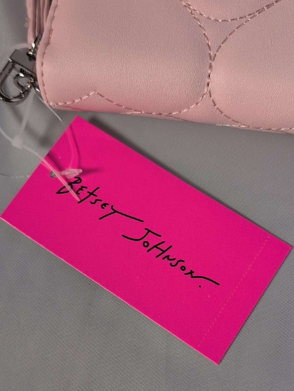 Betsey Johnson Blush Pink Puffed Hearts Wallet Wristlet - Picture 2 of 9